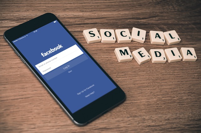 social-media-tiles-facebook