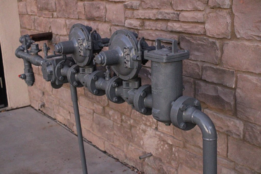 Different types of industrial sewer valves - gravity sewer valves